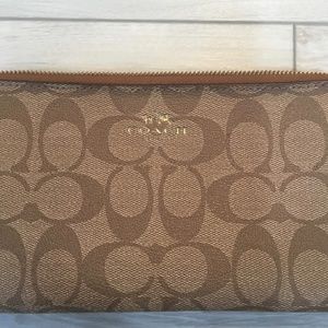 Double pocket leather wallet